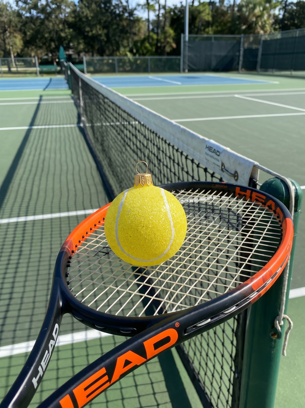Tennisbal in de boom - kerstornament